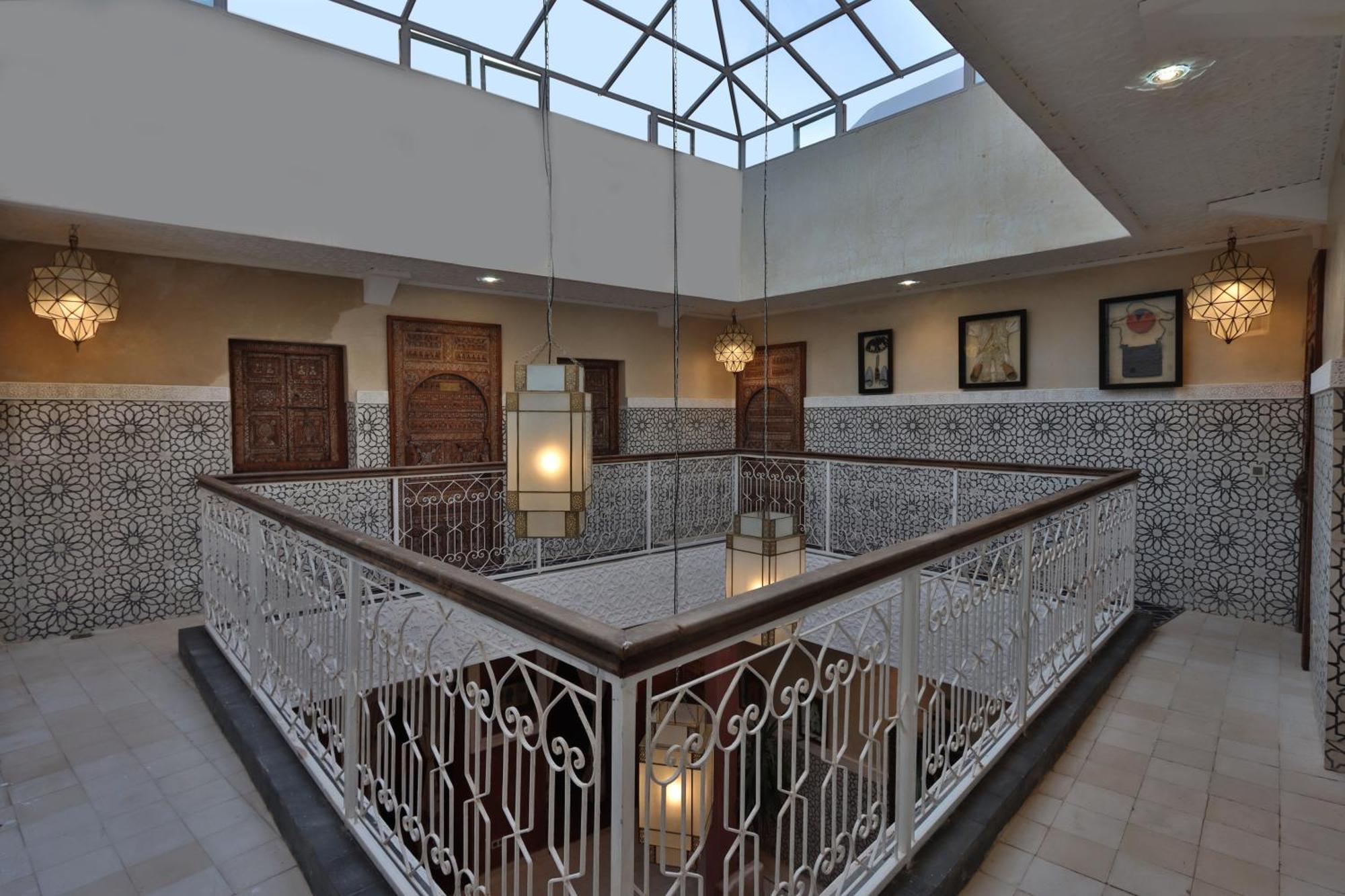 Riad La Fayette Bed & Breakfast Marrakesh Bagian luar foto